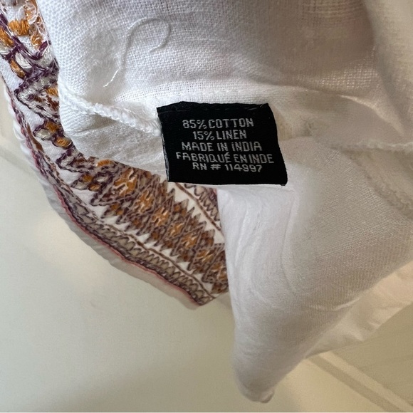 Tolani White Embroidered Women's Top Large - Picture 8 of 8